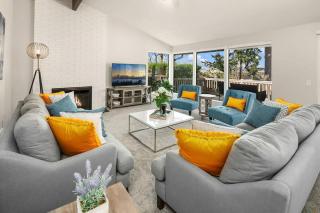 Family Retreat w Lake & Mt & City View Gym MI - 1