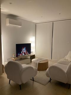 Modern Apartment Near City CBD - 0