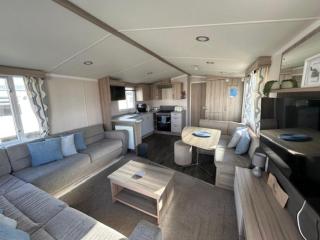 Modern 3-Bedroom Caravan Near Beach at Ty Mawr Holiday Park - 4