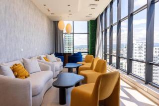 Furnished 1 bedroom w City Views - 3