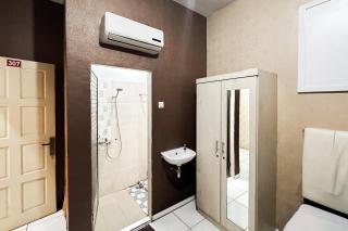 RedDoorz near RS Columbia Asia Aksara Medan - 9