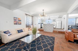 7 BR Kikita Dreams Manor - Oceanfront Beach House - 7