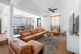 7 BR Kikita Dreams Manor - Oceanfront Beach House - 3