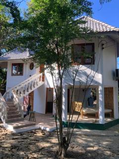 Hotspring Hexagon House - 6