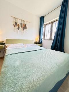 Cozy 2-Bedroom Apt 5mins Walk to Beach - LF7 - 7