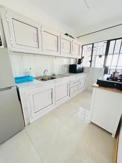 Cozy 2-Bedroom Apt 5mins Walk to Beach - LF7 - 5