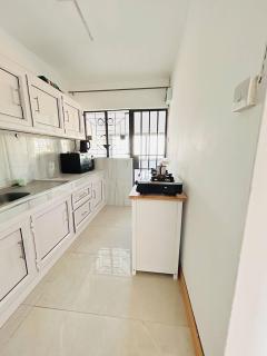 Cozy 2-Bedroom Apt 5mins Walk to Beach - LF7 - 4