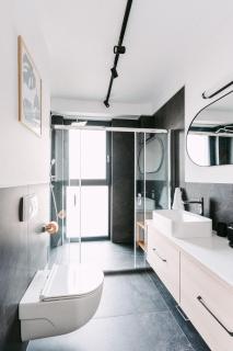 Luma Central Viewpoint with Private Underground Parking - 3