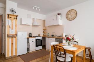 Twarda Downtown Apartment by BookingHost - 4