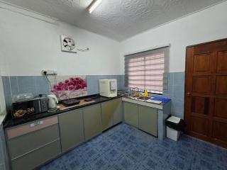 Jonker Home 2 Walking Distant to Banda Hilir - 2