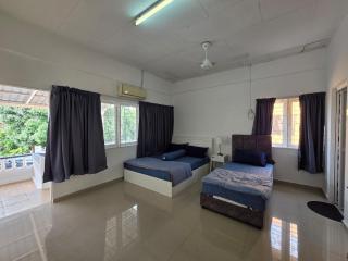 Jonker Home 2 Walking Distant to Banda Hilir - 4