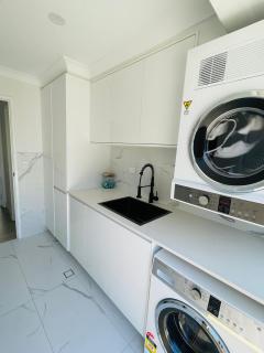 Coastal Retreat with Ocean Views & Beach Walks - 9