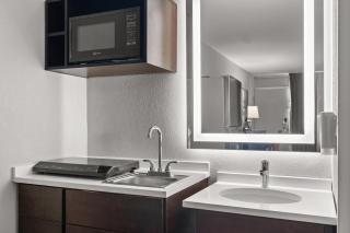 Suburban Studios Orange Park - Jacksonville near Naval Air Station - Orange Park - 2