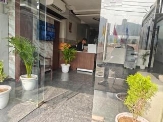 ARBIN HOTEL Akshay Premium suites 1 BHK Serviced Apartments Near Artemis Hospital Sector 52 - 4