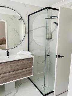 Coastal Retreat with Ocean Views & Beach Walks - 7