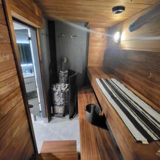 Cozy studio with a wood burning sauna - 5