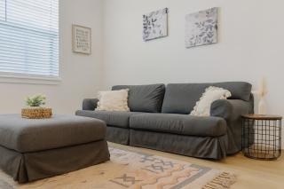 Stunning A plusLocation WorkerFriendly Washer Pool - 4