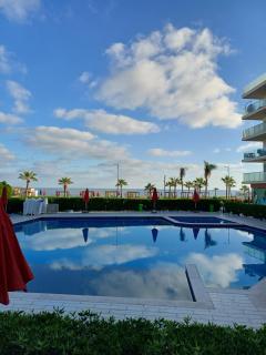 غرفه وصاله وتراس فيو بحر - 9