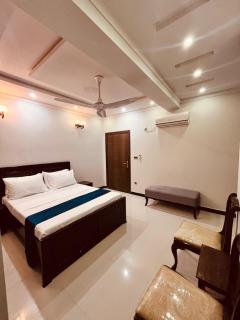 Hill Town Family Suites - 8