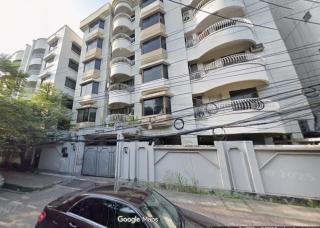 Family Room Shared Bathroom - 9
