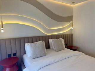 Luxurious & Central Princesses - 1