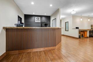 Quality Inn Dubuque on Hwy 20 - 8