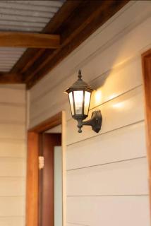 House of Fairy Wren -Charming Queenslander Cottage mins drive to Brisbane CBD and Gabba Stadium! - 3