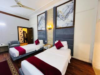 Hotel Posh Pavilion 2 Club Road Islamabad - 3