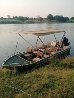 Chalet along Zambezi River with Swimming Pool & WiFi & Safari & Boat Cruise - 3