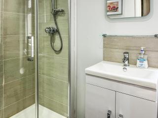 Glyn Terrace Cottage - 2