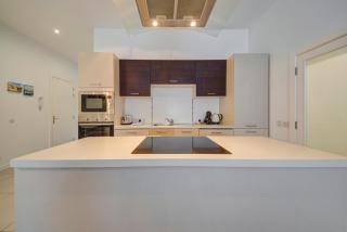 St Julian's 2Br Terrace Suite with Private Jacuzzi - 2