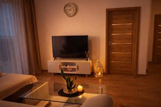 Modern Smart Apartment, Garage & City View - 8