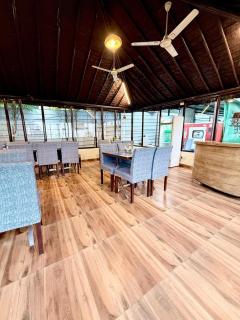 Shelton Blu Resort - 8