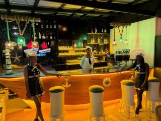 Chic Premium Hotel - 6