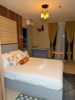 Chic Premium Hotel - 3