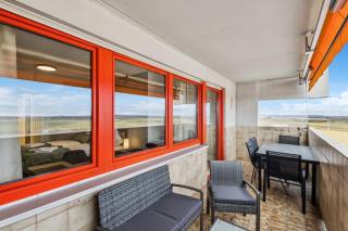 Skyview Apartment mit Balkon & Parkplatz - 1