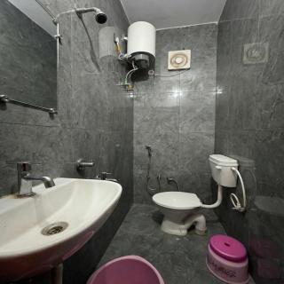 Hotel Vijay Palace- Near Ram Mandir Ayodhya - 9