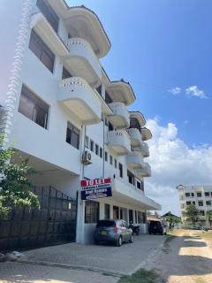 Modern Bed&Bath Stay Near Mtwapa Mall & QuickMart - 3