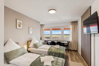 Skyview Apartment mit Balkon & Parkplatz - 8