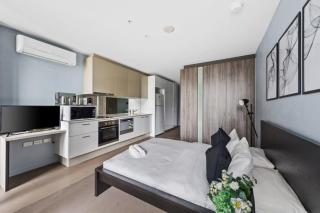 Chic City View Studio by Southern Cross Station - 7