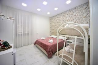 Raffy e Virgy Guesthouse - 10min from Central Station and The Center - 1