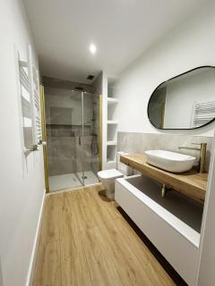 Mundaka Centre 2 - 3