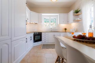 Alisachni Apartments 1st Floor - 6