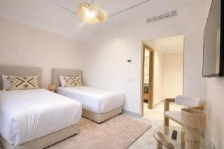 Luxury 2 Bedroom Apartment Pool & Garden Wifi - 7