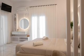 Diogenis Luxury Apartment Sea View - 8