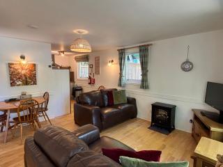 Bracken Lodge 7 with Hot Tub - 8