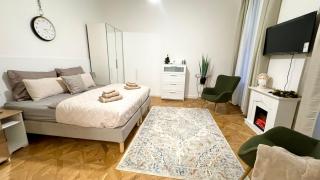 Night next to the Museum - 9