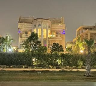 Luxury 3 bedrooms apartment for rent in a sheikh zayed compound - 7