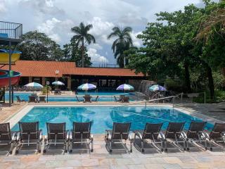 Apartamento Amplo no Império Romano Piscinas, Limpeza Impecável e Ótima Localização - 3