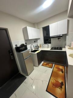 Marlynlo Stays and Realty - 2